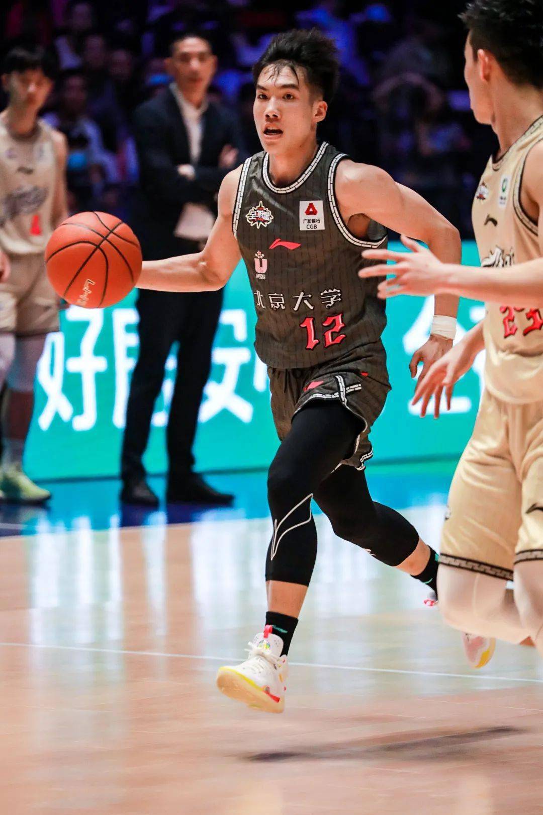 关于赛地聚焦——CBA常规赛国际比赛日热度飙升；印第安纳步行者豪取连胜；信心回归；阵容厚度经受考验的信息-爱游戏中国官网