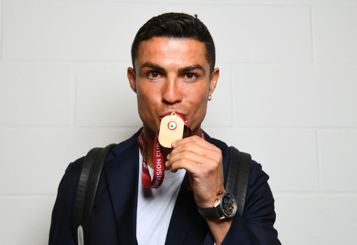 包含国际比赛日突围战来临，山东泰山围绕意大利杯更衣室发声，管理层满意，医务组通报恢复的词条-爱游戏平台体验